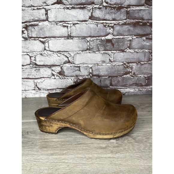 Sanita Brown Nubuck Leather Round Clogs Wooden Heel Shoes Women Sz 40EU/9.5M US - Picture 16 of 16